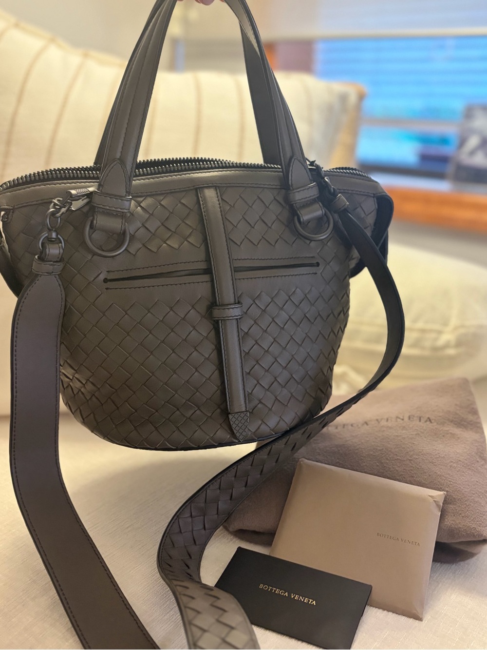 authentic Bottega Veneta Intrecciato Leather handle bag